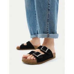 Klapki G-Star. Czarne klapki damskie G-Star, bez wzorów, retro, bez obcasa. Za 179.99 zł.