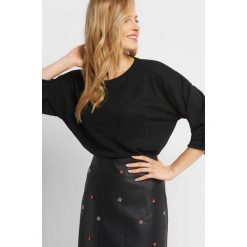 Sweter z balonowymi rękawami. Czarne swetry damskie Orsay, z poliesteru. Za 59.99 zł.