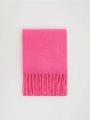 Szalik z frędzlami - fuksja. Czerwone szaliki i chusty damskie Reserved, bez wzorów. W wyprzedaży za 32.99 zł.