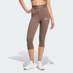 Legginsy capri TECHFIT. Brązowe legginsy damskie Adidas, xl, bez wzorów, z materiału. Za 179.00 zł.