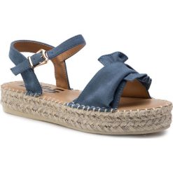 Espadryle REFRESH - 69733 Jeans. Niebieskie klapki damskie Refresh, bez wzorów, z jeansu, bez obcasa, bez zapięcia. W wyprzedaży za 119.00 zł.