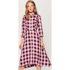 Sukienka midi w kratę - Wielobarwn. Szare sukienki damskie Mohito. Za 149.99 zł.