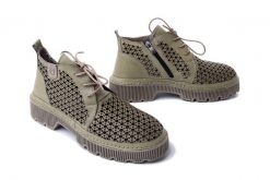 ARTIKER RELAKS 52C0630 zielony, botki damskie. Zielone botki damskie Artiker Relaks, ze skóry, bez obcasa, na obcasie, bez zapięcia. Za 209.93 zł.