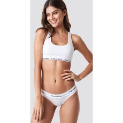 Calvin Klein Stringi Modern Cotton - White. Stringi damskie marki Calvin Klein. Za 80.95 zł.