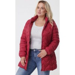 Bordowa Kurtka Lailah. Czerwone kurtki damskie Born2be, na jesień, xl, bez wzorów, bez kaptura. Za 159.99 zł.