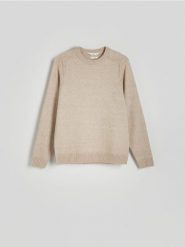 Sweter z dodatkiem wełny - beżowy. Brązowe swetry przez głowę męskie Reserved, l, bez wzorów, z dzianiny, bez kołnierzyka. W wyprzedaży za 49.99 zł.