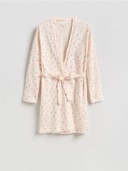 Wzorzysty szlafrok z paskiem - kremowy. Białe szlafroki damskie Reserved, l, bez wzorów, z bawełny, bez ramiączek, bez kaptura. Za 119.99 zł.