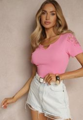 Fuksjowy T-shirt z Bawełny Ozdobiony Koronką i Łańcuszkiem Liravee. Czerwone bluzki damskie Renee, l, bez wzorów, z bawełny, bez kołnierzyka. Za 39.99 zł.