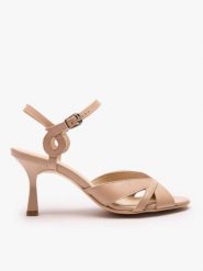 Beżowe sandały na obcasie. Brązowe sandały damskie Ryłko, bez wzorów, z gumy, bez obcasa, na obcasie, bez zapięcia. Za 429.99 zł.