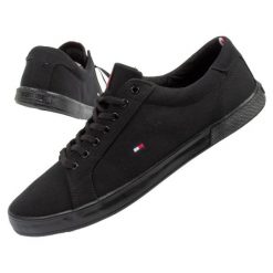 Trampki Tommy Hilfiger FM0FM005960GJ czarne. Czarne trampki męskie bez wzorów, z gumy, klasyczne, bez zapięcia. Za 414.66 zł.