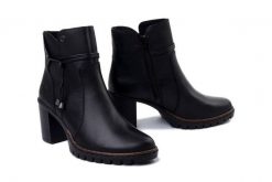 RIEKER Y2567-00 black, botki damskie. Czarne botki damskie Rieker, na zimę, bez obcasa, na obcasie, bez zapięcia. Za 389.90 zł.