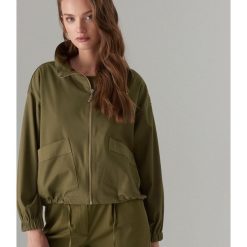 Kurtka bomberka - Brązowy. Kurtki damskie marki Mohito. Za 179.99 zł.