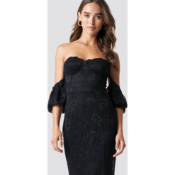 Trendyol Koronkowa sukienka maxi Carmen - Black. Czarne sukienki damskie Trendyol, z haftami, z koronki, z kołnierzem typu carmen. Za 323.95 zł.