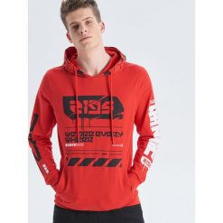 Koszulka z długim rękawem kolekcja We are everywhere - Czerwony. Bluzki z długim rękawem męskie marki Cropp. Za 99.99 zł.