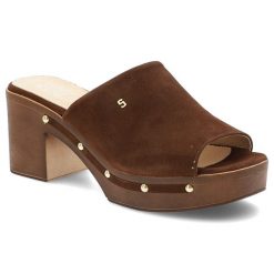 Klapki damskie Simen, skórzane na klocku z ozdobami eleganckie, brązowe, 6844A-K-W. Brązowe klapki damskie Simen, bez wzorów, eleganckie, bez obcasa, na obcasie. Za 339.00 zł.