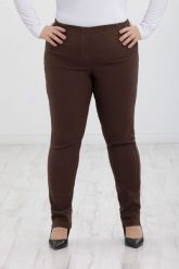 Brązowe spodnie Nilda z prostą nogawką wysoki stan PLUS SIZE XXL. Brązowe spodnie materiałowe damskie Nasi partnerzy, plus size, bez wzorów, z elastanu, z podwyższonym stanem. Za 159.90 zł.