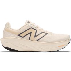 Buty damskie New Balance Fresh Foam 1080 v14 W1080J14 – beżowe. Brązowe obuwie sportowe damskie New Balance, bez wzorów, z żakardem, do biegania. Za 589.99 zł.