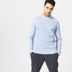 Bluza męska Nyamba Gym & Pilates Essentials Crew 500. Szare bluzy męskie DOMYOS, m, bez wzorów, z bawełny, bez kaptura, na fitness i siłownię. W wyprzedaży za 59.99 zł.