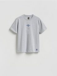 T-shirt FIFA World Cup - jasnoszary. Szare t-shirty męskie Reserved, l, bez wzorów, z bawełny, bez kołnierzyka. Za 69.99 zł.