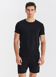 PAKO LORENTE – Czarna piżama męska z bawełną. Czarne piżamy męskie Pako Lorente, m, bez wzorów, z bawełny, bez ramiączek, krótkie. Za 139.99 zł.