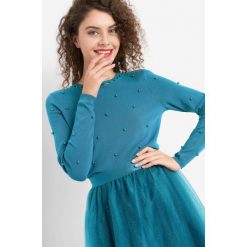 Sweter z perłami. Niebieskie swetry damskie Orsay, z dzianiny. Za 89.99 zł.