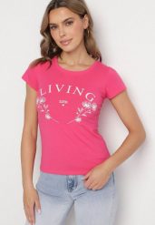 Fuksjowy Bawełniany T-shirt z Napisem Living i Nadrukiem Commea. Czerwone bluzki damskie Born2be, l, bez wzorów, z bawełny, eleganckie, bez kołnierzyka. Za 34.99 zł.