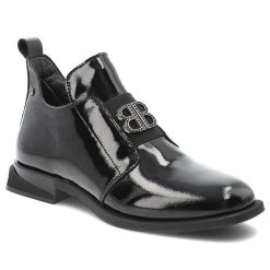 Czarne Botki Filippo Modne Lakierowane Obuwie Damskie. Czarne kozaki damskie Filippo, z lakierowanej skóry, bez obcasa, na obcasie. Za 220.99 zł.