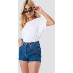 MANGO Szorty jeansowe z postrzępionymi nogawkami - Blue. Szorty damskie marki Mango. Za 121.95 zł.