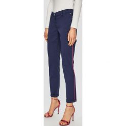 Trussardi Jeans - Spodnie. Niebieskie jeansy damskie TRUSSARDI JEANS, bez wzorów, z jeansu. W wyprzedaży za 269.90 zł.