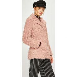 Answear - Kurtka. Różowe kurtki damskie ANSWEAR, z poliesteru. W wyprzedaży za 149.90 zł.