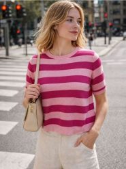 Sweter w paski z wiskozą - różowy. Czerwone swetry damskie Sinsay, l, bez wzorów, z wiskozy, bez kołnierzyka, bez ramiączek, bez kaptura. Za 39.99 zł.