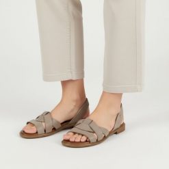 Sandały damskie Armodo, cholewka skóra naturalna pasek zakładany płaska podeszwa odkryte palce casualowy fason, szare, 40476. Szare paski damskie Armodo, bez wzorów, ze skóry, eleganckie. Za 309.00 zł.