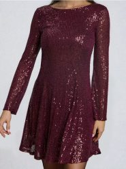 Sukienka mini z ozdobnymi cekinami - czerwony. Czerwone sukienki damskie Sinsay, l, bez wzorów, bez kołnierzyka, bez ramiączek, mini. Za 69.99 zł.