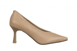 Czółenka Bayla-159 5065 001-P Beż Lico 159190, Skóra naturalna - 41. Brązowe czółenka damskie Bayla, bez wzorów, ze skóry, biznesowe, bez obcasa, na obcasie, bez zapięcia. W wyprzedaży za 269.10 zł.