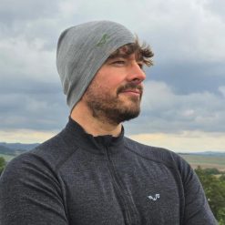 Czapka Unisex (100% wełny Merino). Szare czapki i kapelusze męskie WOOLONA, bez wzorów, z wełny, sportowe. W wyprzedaży za 99.00 zł.
