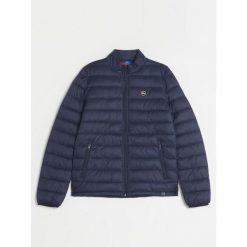 Kurtka Przejściowa Męska TBS Fabiablo. Niebieskie kurtki męskie TBS, m, bez wzorów, z puchu, biznesowe, bez kaptura. Za 420.95 zł.