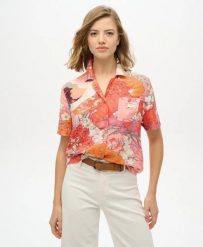 Superdry Koszula Beach Resort z wiskozy – Kam Coral. Brązowe koszule damskie Superdry., bez wzorów, z materiału, klasyczne, bez kołnierzyka, bez ramiączek. Za 215.10 zł.