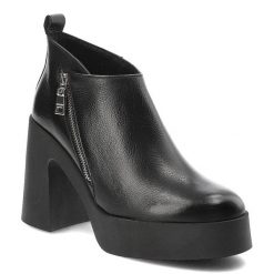 Czarne Botki Armodo Modne Buty Na Obcasie. Czarne botki damskie Armodo, na wiosnę, ze skóry, biznesowe, bez obcasa, na obcasie, bez zapięcia. Za 359.00 zł.