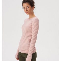 Sweter z fakturą w prążki - Różowy. Swetry damskie Sinsay. Za 39.99 zł.