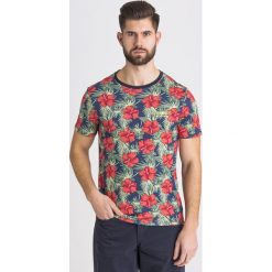 T-SHIRT BARNABY GUESS. Żółte t-shirty męskie Guess, l, z aplikacjami, z bawełny, bez kołnierzyka. Za 139.30 zł.