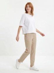 Koszulka damska oversize WHITE. Białe t-shirty damskie Wings, l, bez wzorów, z bawełny, eleganckie, bez kołnierzyka. Za 149.90 zł.