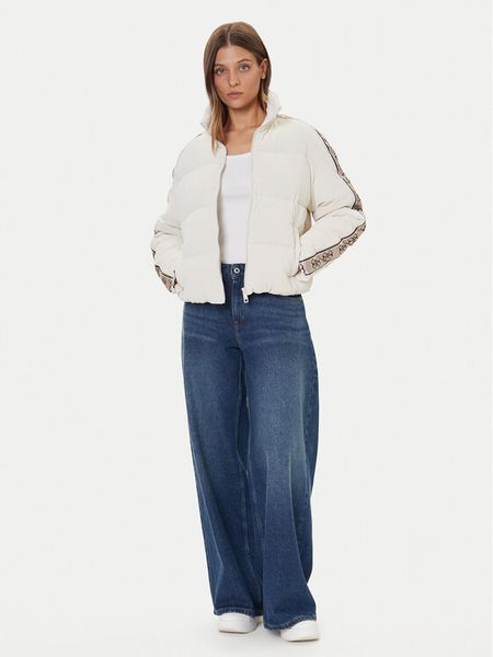 Guess Kurtka zimowa V5BL11 WGYC2 Écru Regular Fit. Białe kurtki damskie Guess, na zimę, xs, z aplikacjami, z syntetyku, bez kaptura. Za 619.99 zł.