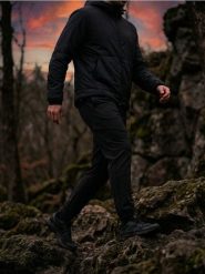 Spodnie jogger sportowe - czarny. Czarne spodnie sportowe męskie Sinsay, l, bez wzorów. Za 69.99 zł.