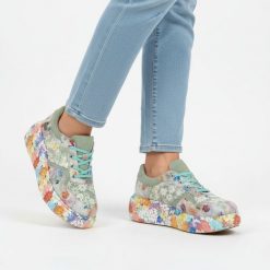 Sneakersy damskie Laura Vita, perforowana cholewka oraz podwyższona podeszwa z ozdobnym wzorem na boku, kolorowe, 64 SL26803B-64. Niebieskie półbuty damskie Laura Vita, na lato, bez wzorów, bez obcasa, bez zapięcia. Za 429.00 zł.