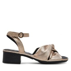 Sandały Fly London. Żółte sandały damskie Fly London, bez wzorów, bez obcasa, na słupku, bez zapięcia. Za 359.99 zł.