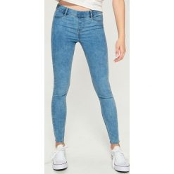 Jegginsy - Niebieski. Niebieskie legginsy damskie Sinsay, z jeansu. Za 49.99 zł.
