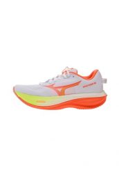 Buty do biegania damskie Mizuno Wave Rider 30. Czerwone obuwie sportowe damskie Mizuno, bez wzorów, z materiału, do biegania, mizuno wave. Za 690.20 zł.