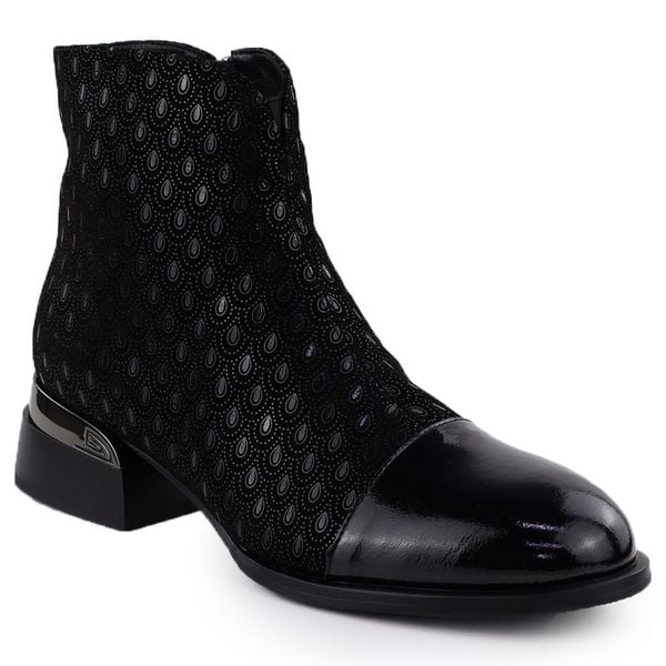 Skórzane botki damskie czarne D&A S.Barski Premium Collection JC52-862. Czarne botki damskie S.BARSKI, ze skóry, eleganckie, bez obcasa, bez zapięcia. Za 299.99 zł.