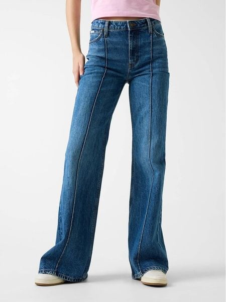 Guess Jeans Jeansy W6RA0R D6334 Niebieski Wide Leg. Niebieskie jeansy damskie Guess Jeans. Za 354.99 zł.