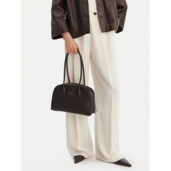 Torebka GINO ROSSI. Brązowe torebki do ręki damskie Gino Rossi, bez wzorów, klasyczne, bez dodatków. Za 399.99 zł.